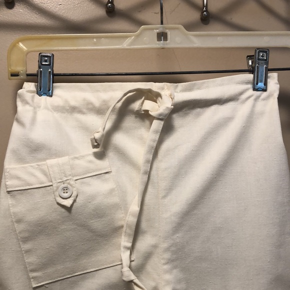 White pantss - Picture 3 of 10